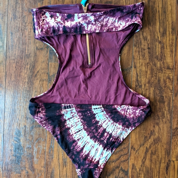 H&M one piece Swimsuit - Picture 2 of 4